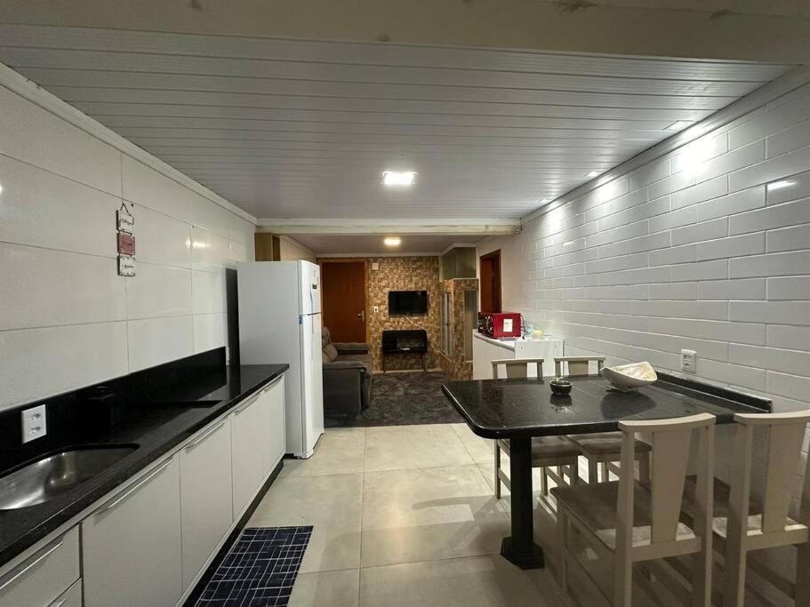 Apartamento Moradas Desterro, Proximo Ao Aeroporto 01